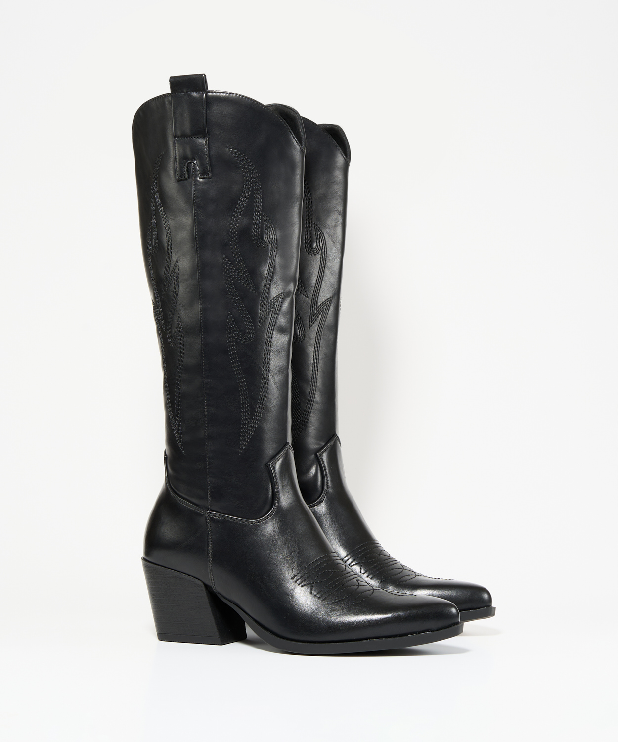 Bota tacón cowboy pespuntes